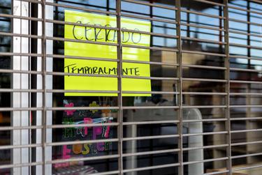 A store in downtown El Paso is shuttered during the coronavirus pandemic.