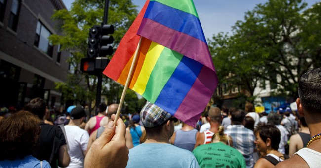 Parents Protest After New School Hires Elementary Teacher Who Was Disciplined Due to ‘Queer’ TikTok Teaching