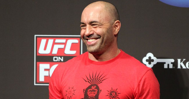 Joe Rogan, Aaron Rodgers Trash COVID Policies, Podcaster Urges Listeners to Vote Republican