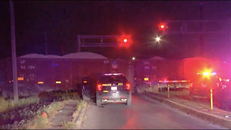 Medical examiner identifies man hit, killed by train on South Side