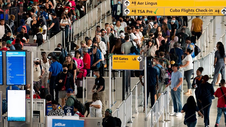 New DOT dashboard will show passengers what they’re owed for flight delays, cancellations