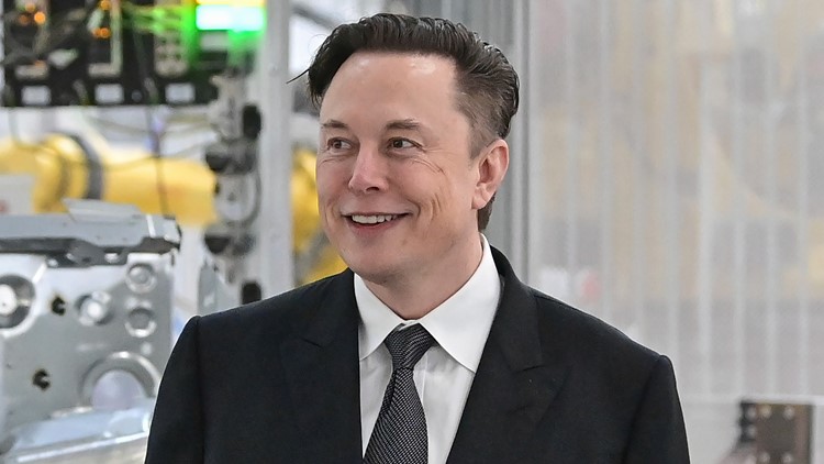 Musk tweet joking about buying Manchester United causes stir