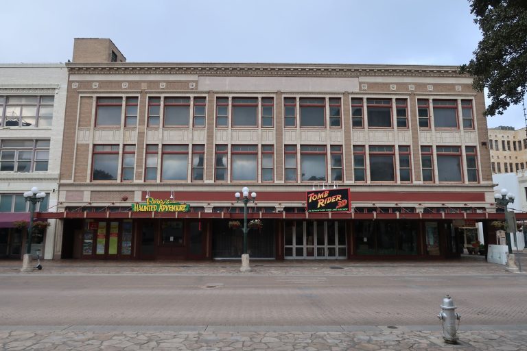 3 iconic Alamo Plaza businesses close forever