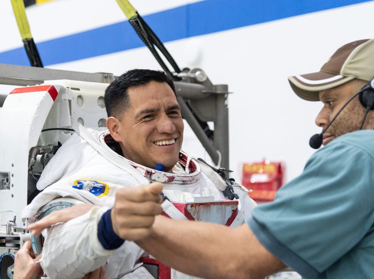 Frank Rubio Trains for Spacewalk