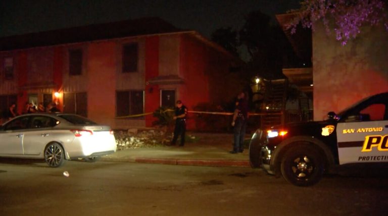 Man killed in shooting at West Side apartment, 4 suspects on the run, San Antonio police say