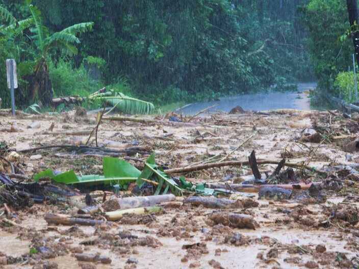 5 years on, failures from Hurricane Maria loom large as Puerto Rico responds to Fiona