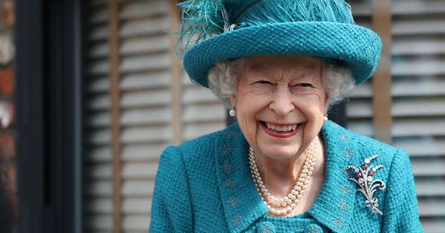 BREAKING: Queen Elizabeth II Dead at Age 96