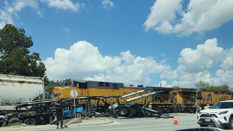 Train collides with big rig vehicle hauler in Schertz, snarling traffic for hours