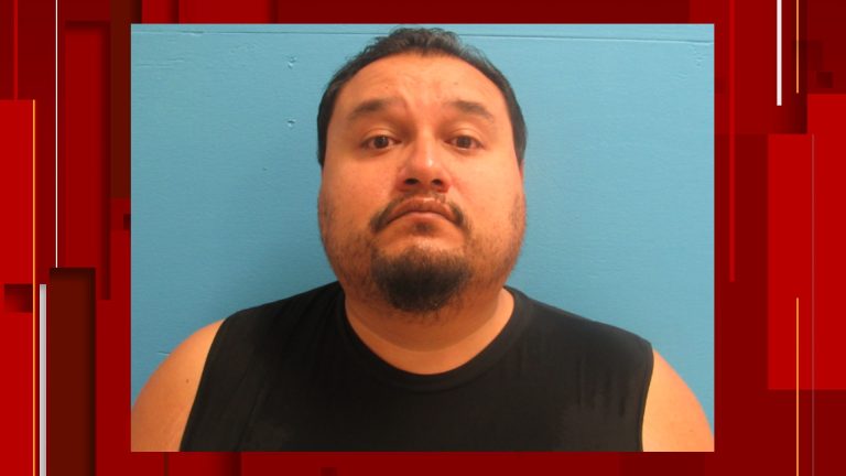 San Antonio ISD teacher arrested for having ‘improper relationship’ with student, police say