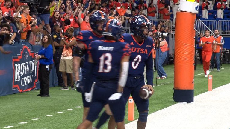 No. 24 Houston escapes with 37-35 victory over UTSA in 3 OTs