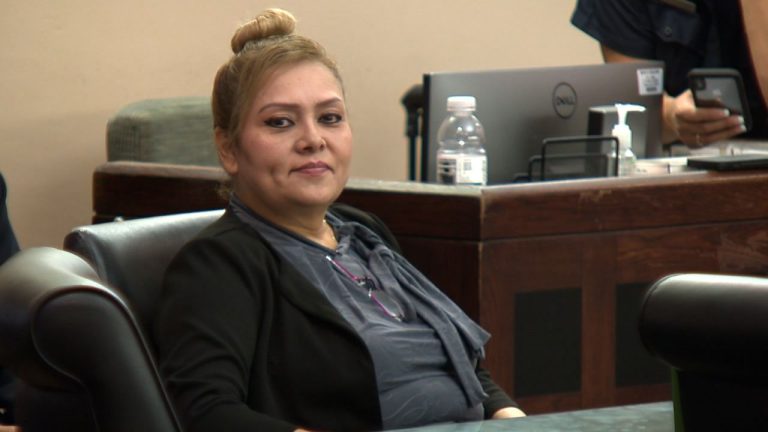 Jury deliberating fate of Barrientes Vela in felony tampering case