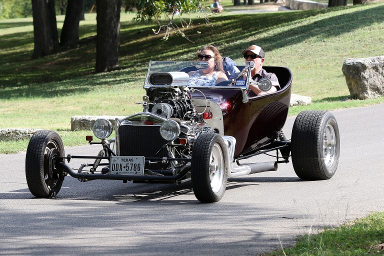 Enjoy cool cars, live music for free at Kerrville River Roadster Show