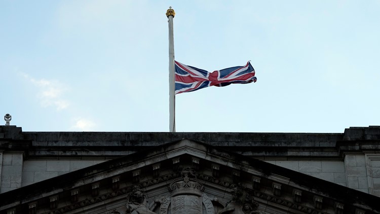 ‘A stalwart’: World mourns Britain’s Queen Elizabeth II