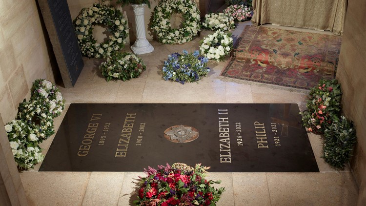 Palace reveals ledger stone at queen’s final resting place