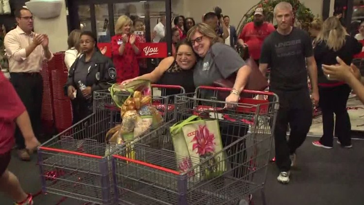 12-hour waits, confetti and a marching band: Inside H-E-B’s fanfare opening