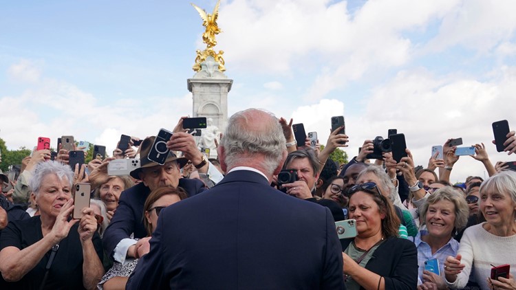 King Charles III arrives at Buckingham Palace for first time as monarch