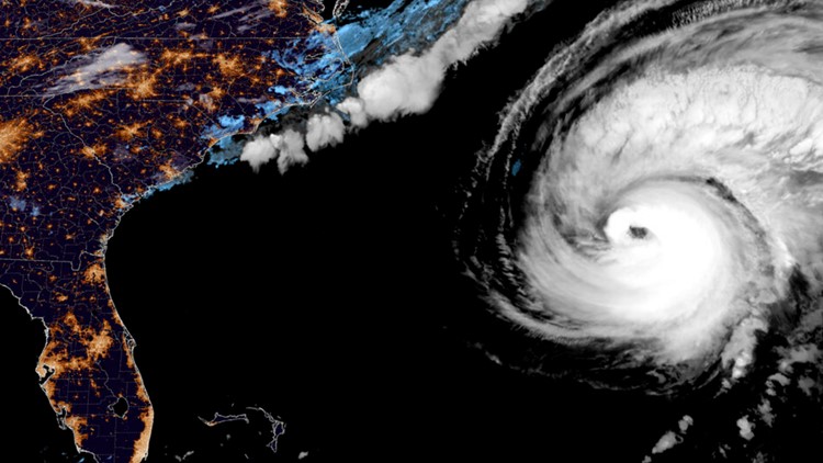 Powerful Hurricane Fiona roars by Bermuda, heads toward Canada