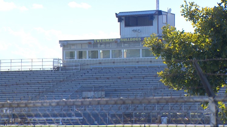 Two arrested en route to North Texas high school football game after threat, police say