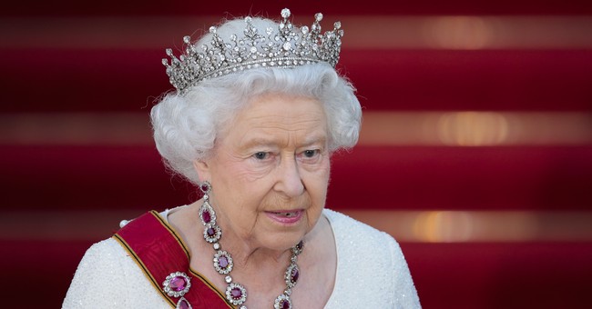 Queen Elizabeth Ordered the Star-Spangled Banner Played During Guard Ceremony After 9/11