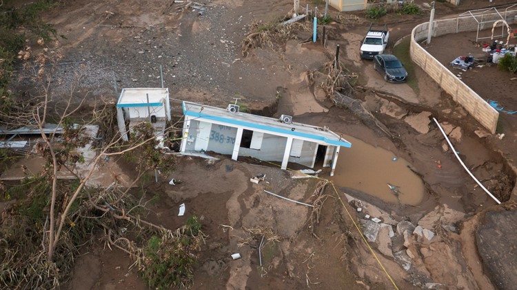 Puerto Ricans awaits aid, fret about post-hurricane recovery