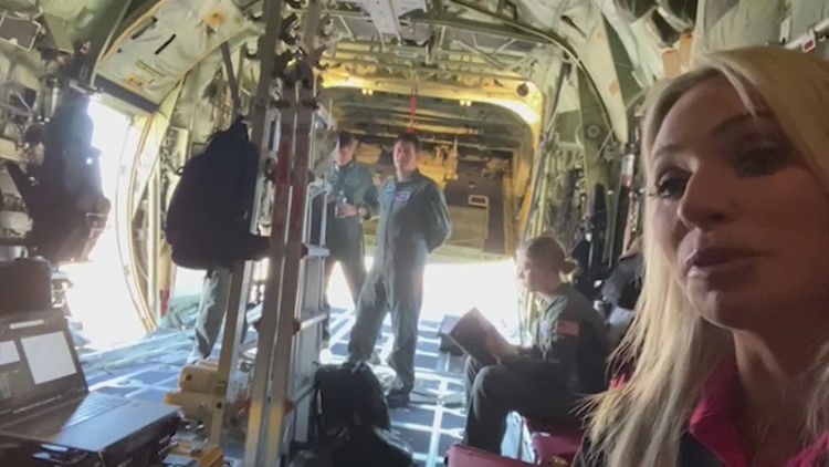 KHOU 11 Meteorologist Chita Craft, photojournalist Ivan Gibson fly into eye of Ian with Hurricane Hunters