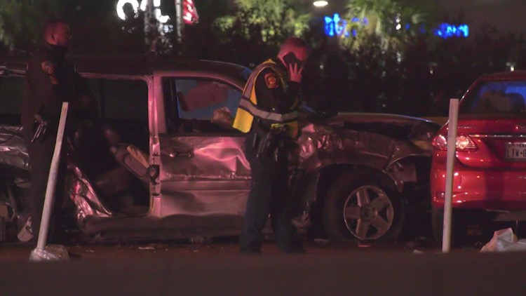 2 Harris Co. deputies in serious condition after being ejected in crash on freeway, sheriff says