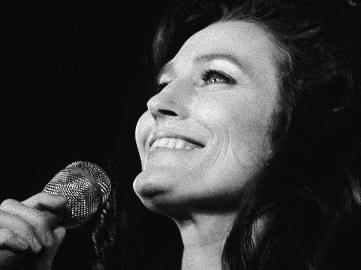 Loretta Lynn, country music icon, has died at 90