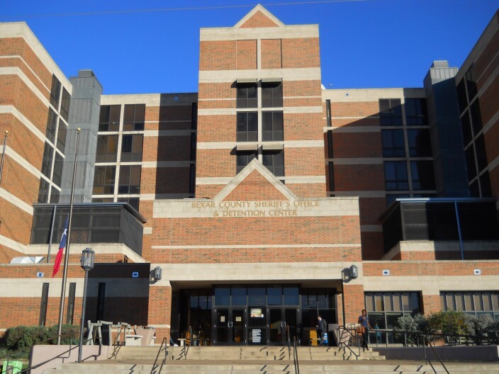 It’s heating up at the Bexar County jail as staff struggles with malfunctioning AC units