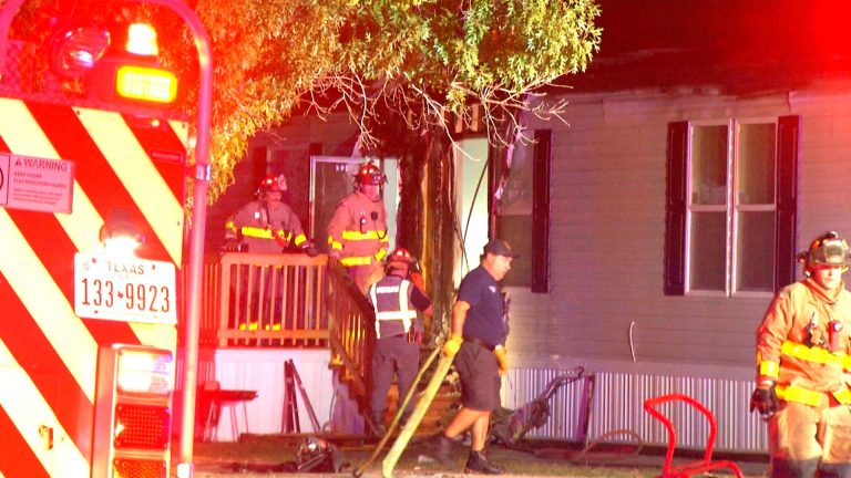 Late-night fire displaces family of 3 on South Side