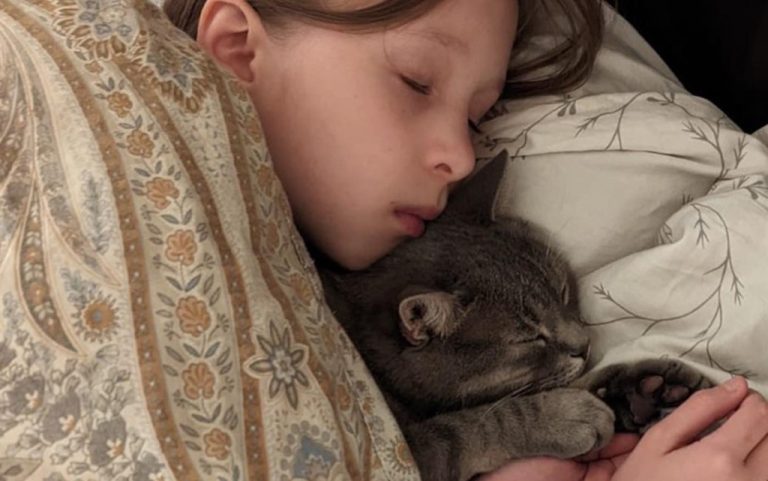 Ukraine Girl Bereft Without Her Cat is Reunited Thanks to Kind Strangers in 5 Countries and 7,000 Miles–WATCH