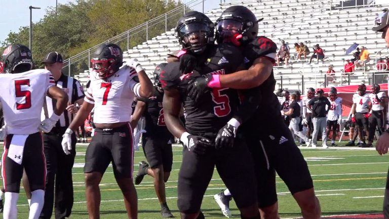 Scott’s 7 TD passes lead Incarnate Word past Lamar 56-17