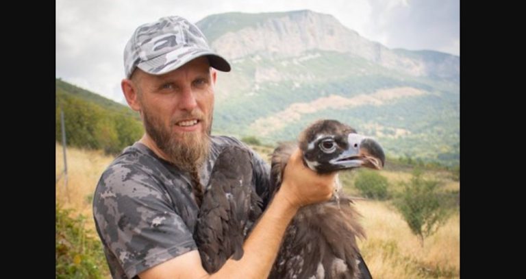 70 Vultures Released Into Bulgaria to Start Wild Population After Dying Out 60 Years Ago