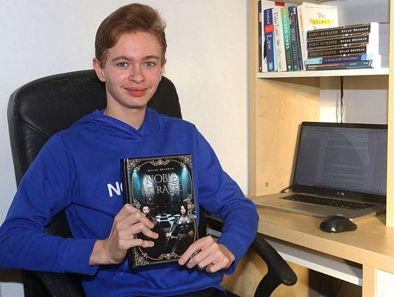 High Schooler Self-Publishes Fantasy Novel Over Lockdowns as Break From Video Games-Gets Orders Worldwide