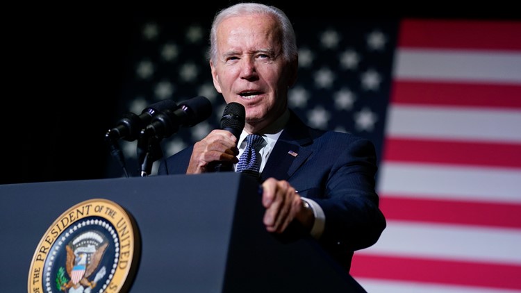 Court temporarily blocks Biden’s student loan forgiveness