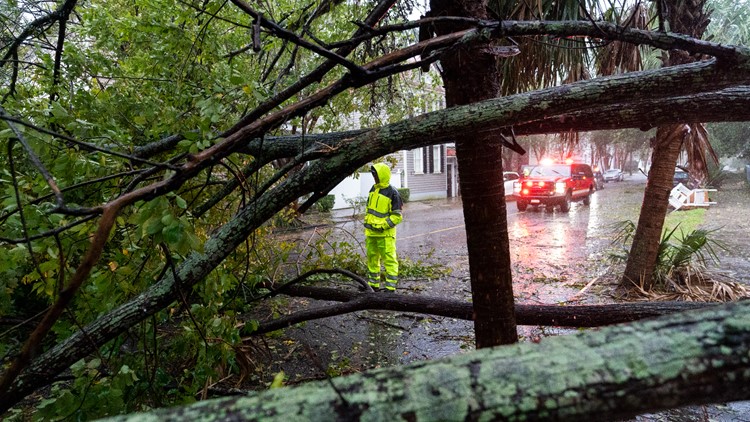 Ian lashes South Carolina as Florida death toll rises