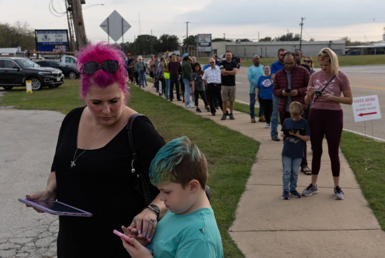 Texas voter turnout fell from 2018. It was still higher than other midterms.