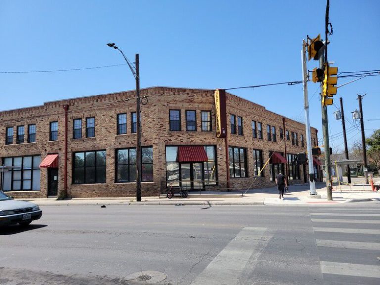 Harlandale Clinic opens its doors in historical South Side building