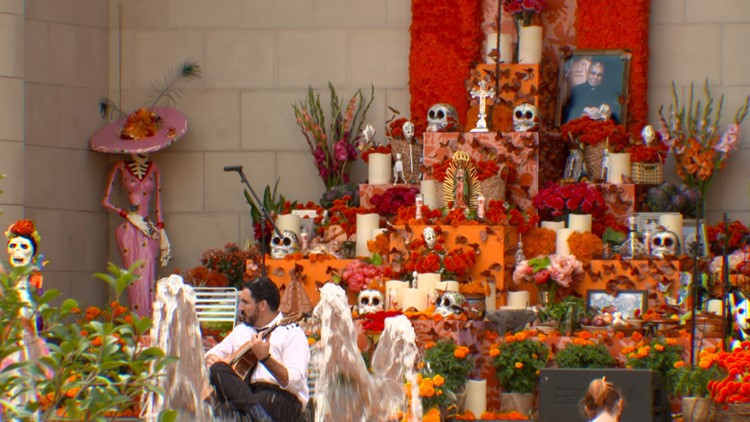 ‘Let’s make it bigger’: Fort Worth’s Sundance Square Plaza honors Dia de Los Muertos