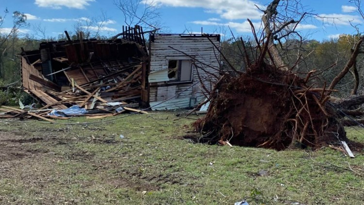 INSIDE THE STORM: Texas volunteer firefighter takes cover under Jeep during tornado