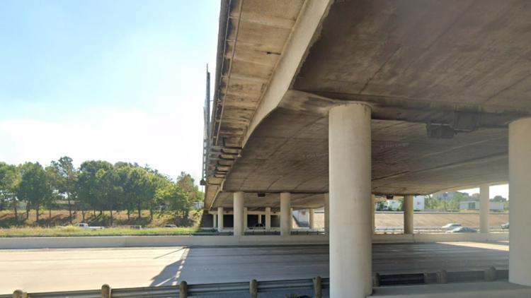 Man who jumped onto big rig on Houston freeway, started dancing gets knocked off, killed