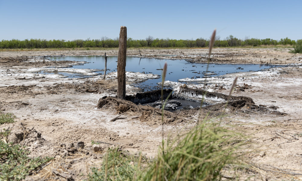 Thousands of Abandoned Oil and Gas Wells Pollute the Texas Landscape