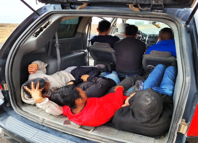 Border agents arrest 24 migrants, 3 alleged smugglers at RV park