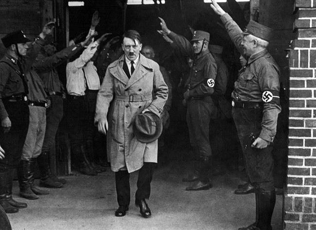 Professor Teaches Students About Evil by Having Them Read Writings of Hitler’s Chief Propagandist