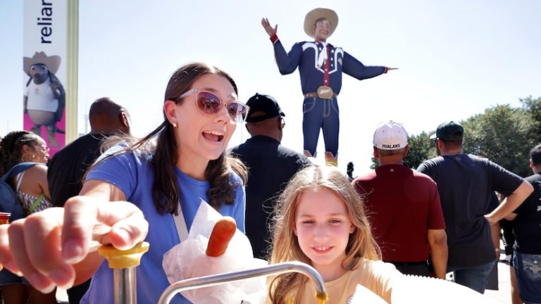 Cool weather, large crowds greet opening day of State Fair of Texas