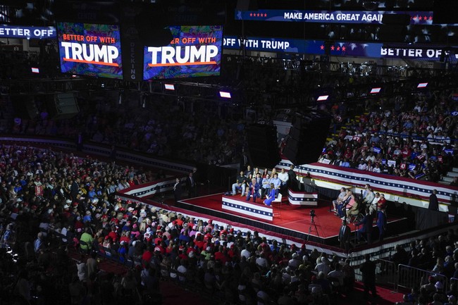 Trump’s Young Grandkids Wow the Crowd at North Carolina Rally—’Vote for Grandpa!’