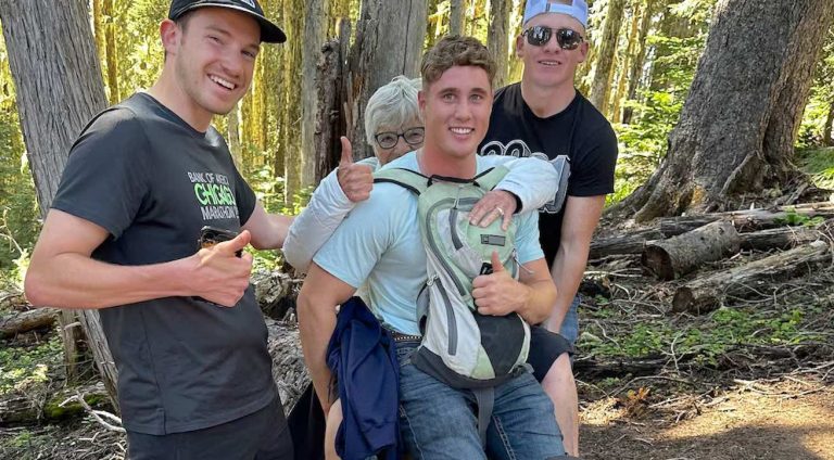 Stranger Carried a Senior Hiker for Hours on His Back After She Fell and Couldn’t Walk