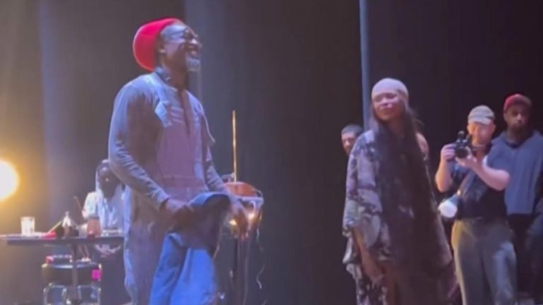 André 3000 brings Erykah Badu on stage at Dallas show