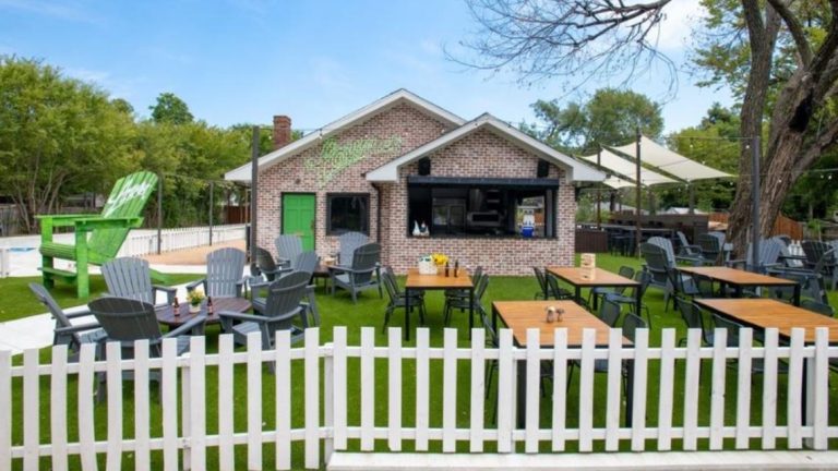 Century-old home turned into bar that channels Texas ice houses