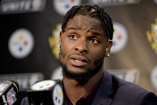 Le’Veon Bell Hilariously Accused of ‘MAGA Privilege’ After Sharing ‘Extra’ Encounter With Police Officer