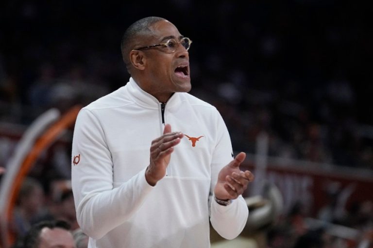 Texas tabbed No. 19 in preseason men’s basketball AP Top 25